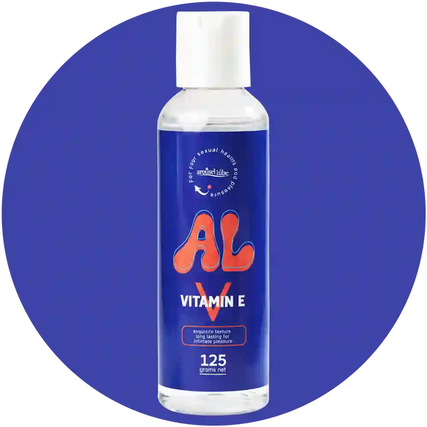 A clear plastic bottle of Vitalife AL Vitamin E with a white cap and a blue label featuring orange and white text, centered on a blue circular background.