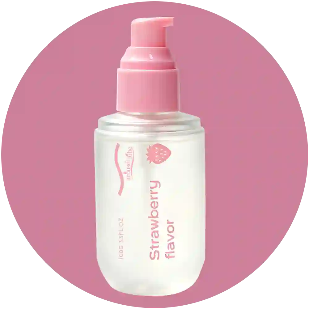 A clear plastic pump bottle of 'natural life' brand Strawberry Flavor liquid, featuring a pink pump dispenser and pink printed text and logo on a white background.
